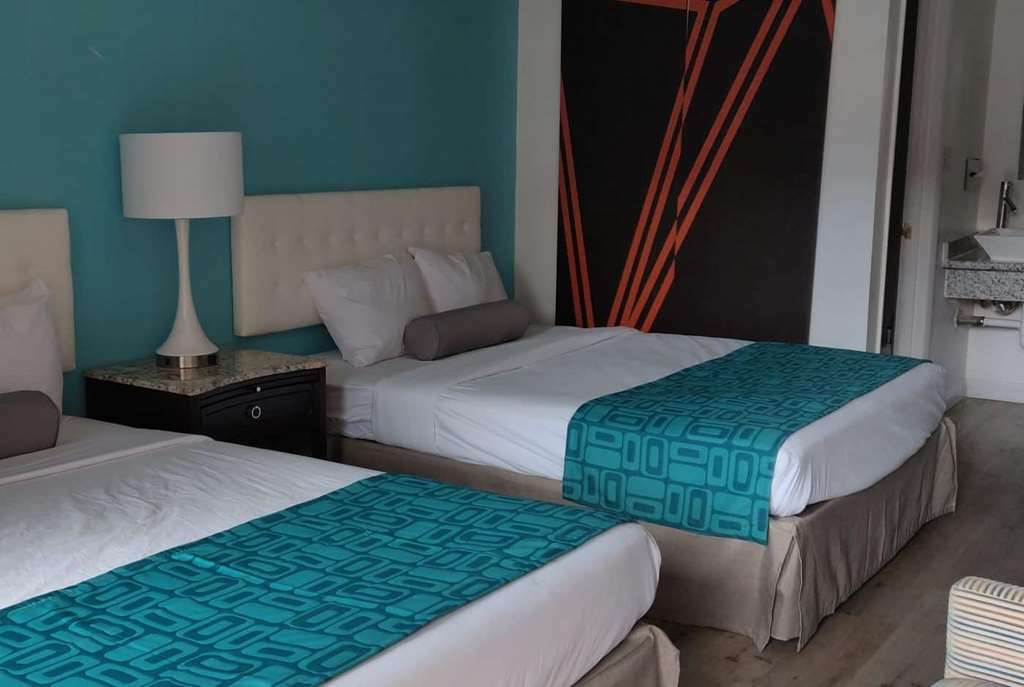 Howard Johnson By Wyndham Downtown Reno Quarto foto